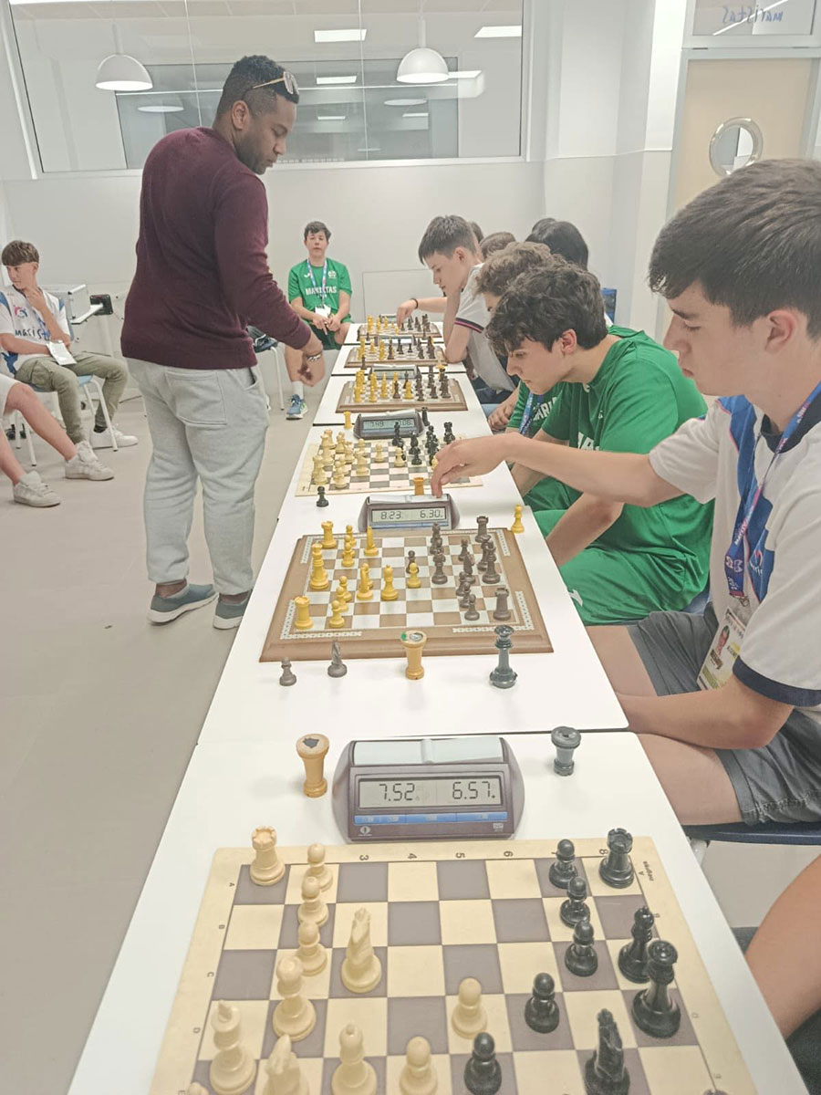 010 Colegio Maristas