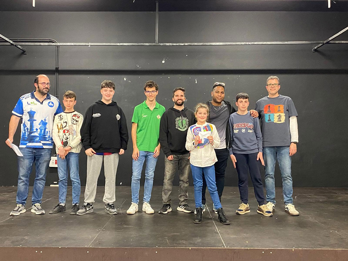 002 7 Cronica