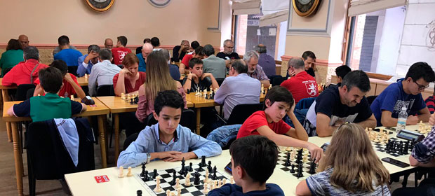 093 Slider Goldel Chess